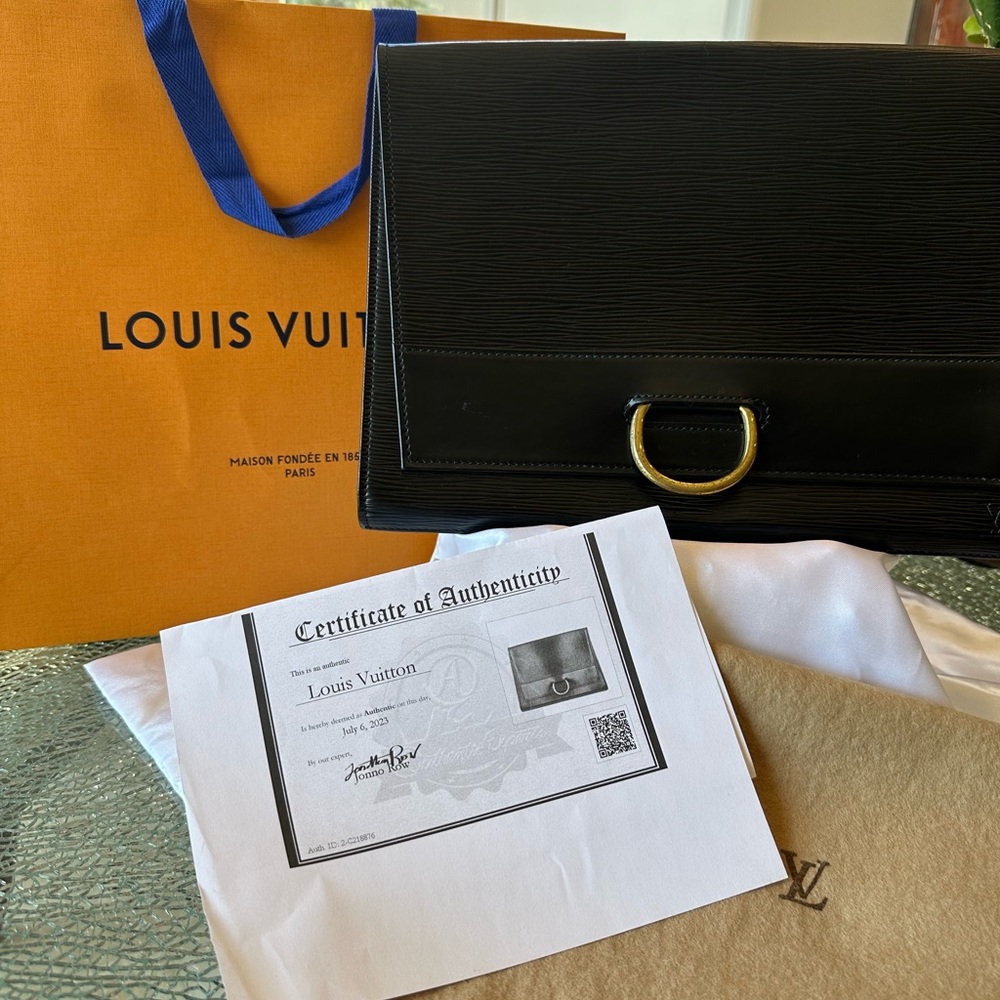 Louis Vuitton Epi Jena Clutch, Black, W/ dust bag, LB box & LV Gift bag. - Picture 5 of 16